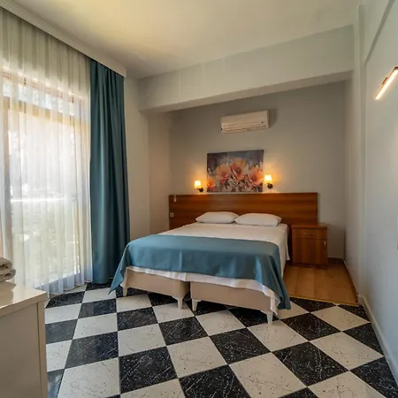 The فندق تورونشْ